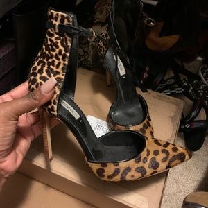 GUESS Pump!!! Size 8 super cute NEW